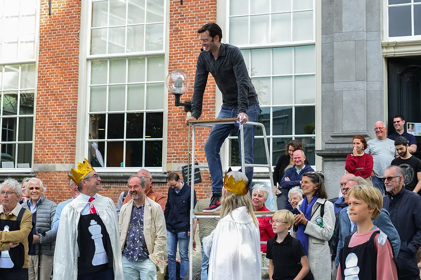 persfoto levend schaak de wit van wely 1 kopieren landscape