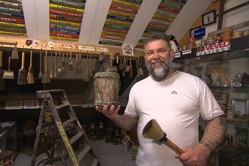 roy uit haarlem met verzameling oude schildersambacht te zien in verzamelkoorts