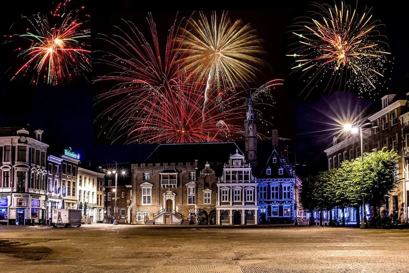 stadhuis haarlem met vuurwerk charles duijff