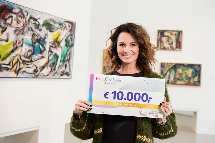 stockfoto bankgiro loterij ambassadeur leontine borsato 10000 euro