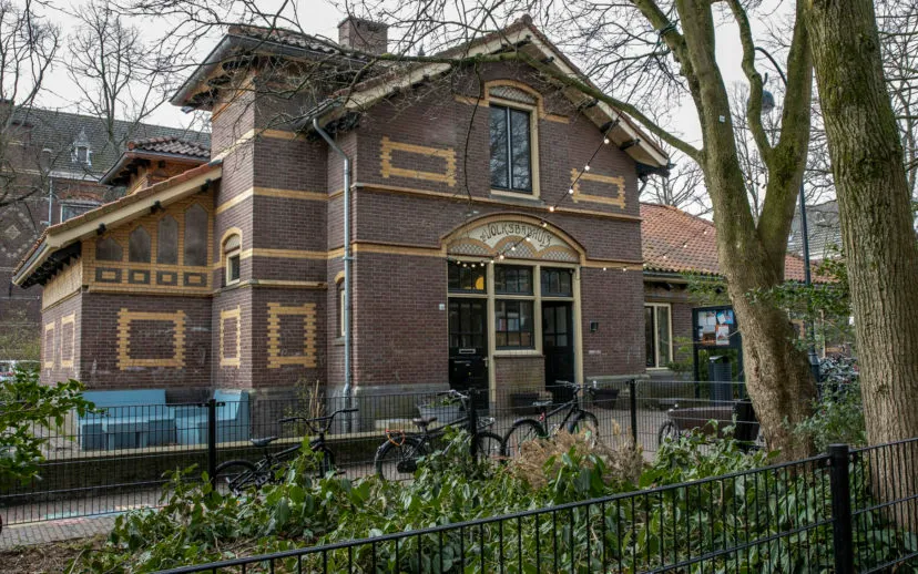 volksbadhuisjpg 915x518 1 915x518 1