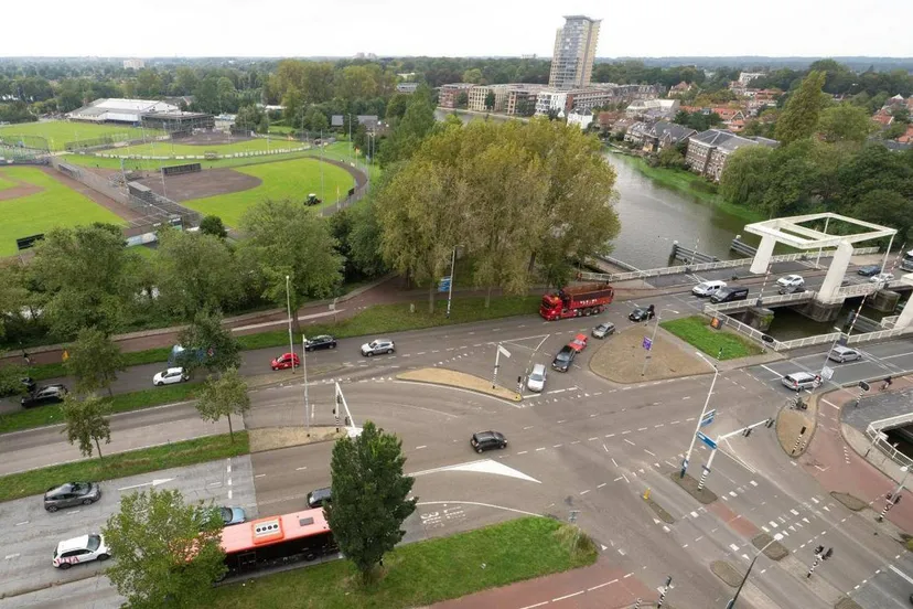 16x9 online ov knooppunt schipholweg 219