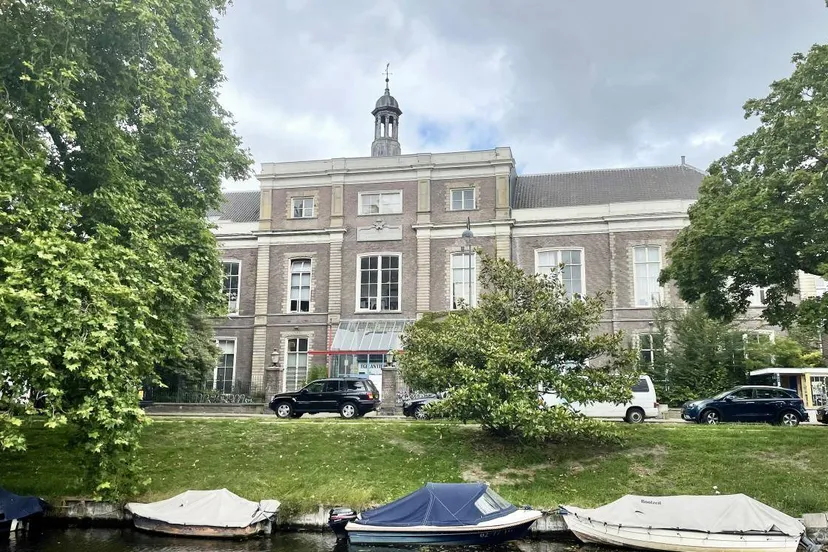 Egelantier_vanaf_de_overkant