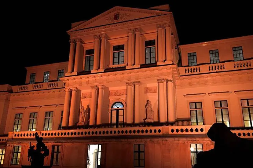 Oranje provinciehuis vanwege ‘Orange the World’