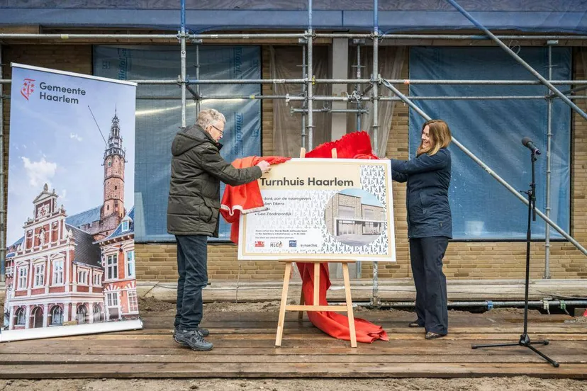 koenvanderleefotografie_gemeentehlm_onthullingturnhal-14-1
