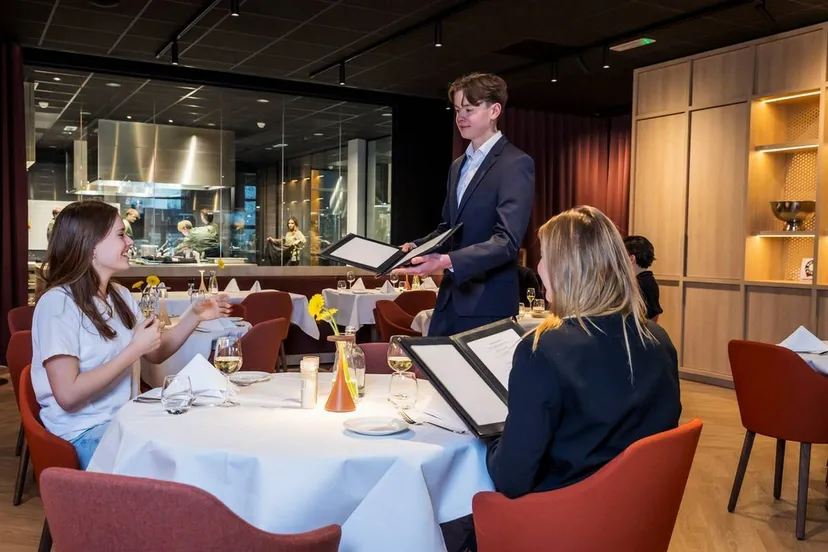 Nova_College_Hotelschool_restaurant_Klasse2