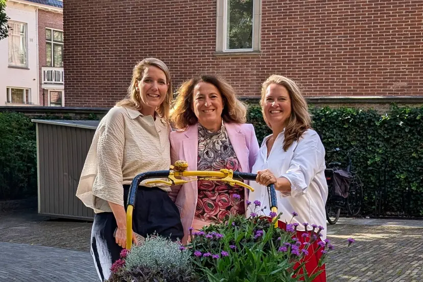 Persbericht foto vlnr Eske Scheele, - Attiya Gamri - Mirjam du Cloo