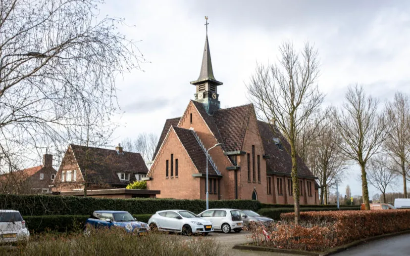 buitenkaag kerkje 915x518 1