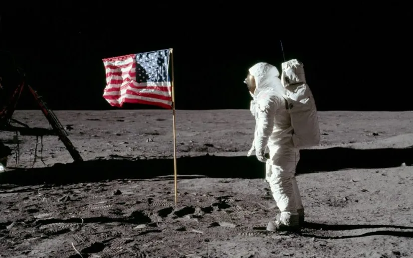 buzz salutes the us flag wiki 915x518