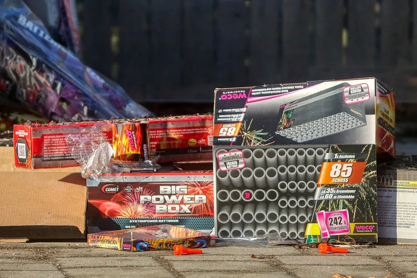 firecrackers 4733746 1920