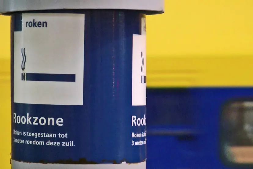 forbidden to smoke at amsterdam central station