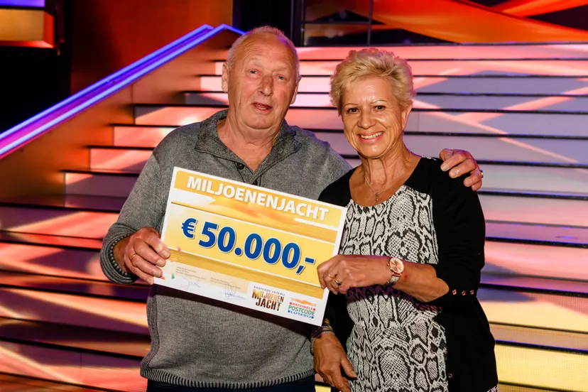 gouden bel levert ron uit nieuw vennep 50000 euro op bij tv show miljoenenjacht postcodeloterij