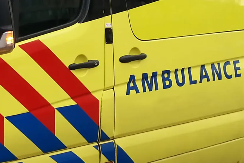 mercedes ambulance kennemerland unit 12 182 at hoofddorp wiki 2 915x518