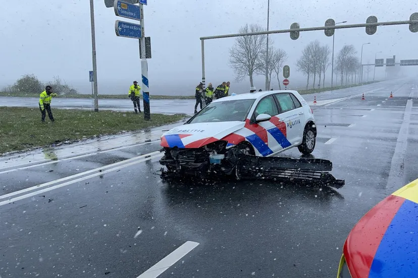 nieuwsfotonl aanrijding politieauto 02