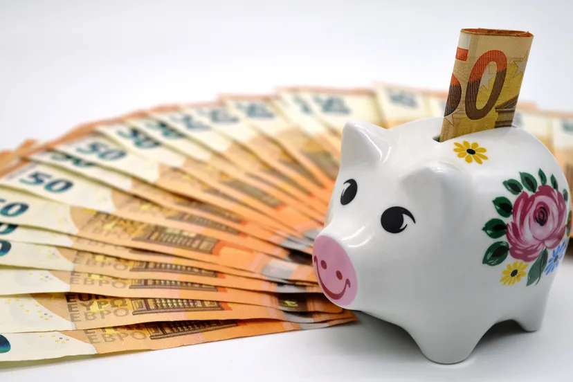 piggy bank 7725120 1920