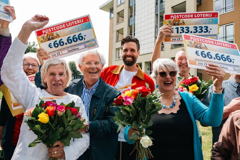 emotionele reacties van de winnaars zodra de cheques tevoorschijn komen