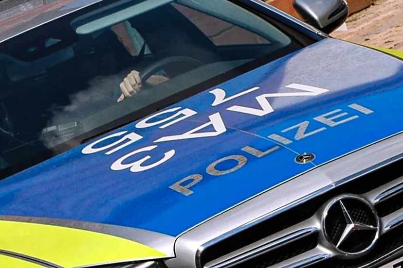 Neckargemünd_-_Mercedes-Benz_-_Polizei_-_2018-08-26_13-12-03 kopiëren