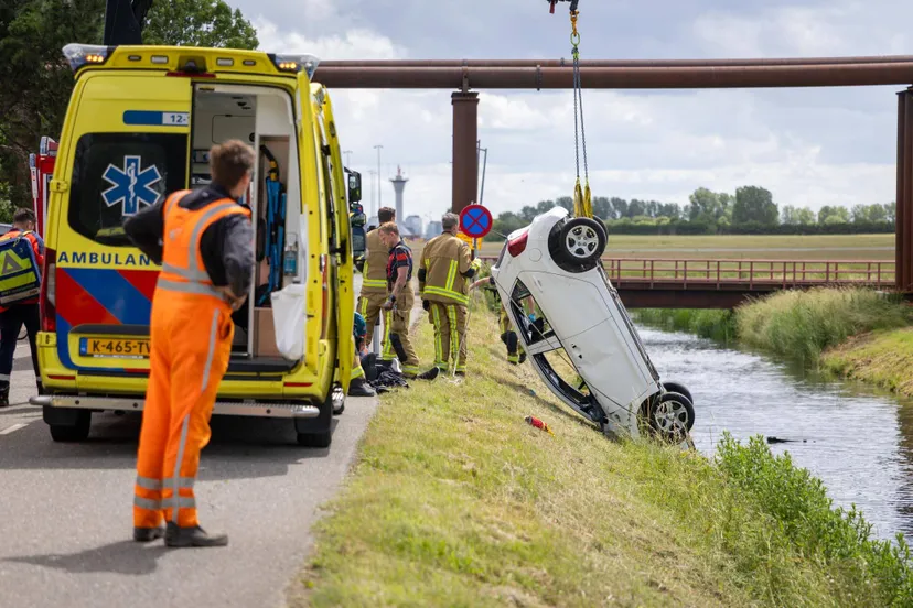20260609_ongeval_water_auto_vijfhuizerweg_hoofddorp_3