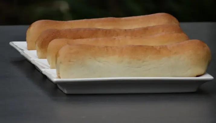 worstenbroodjes-eten-715x408