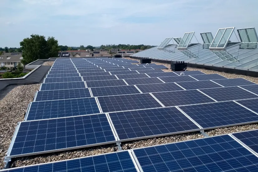 178 zonnepanelen op woongebouw de palaver elburg