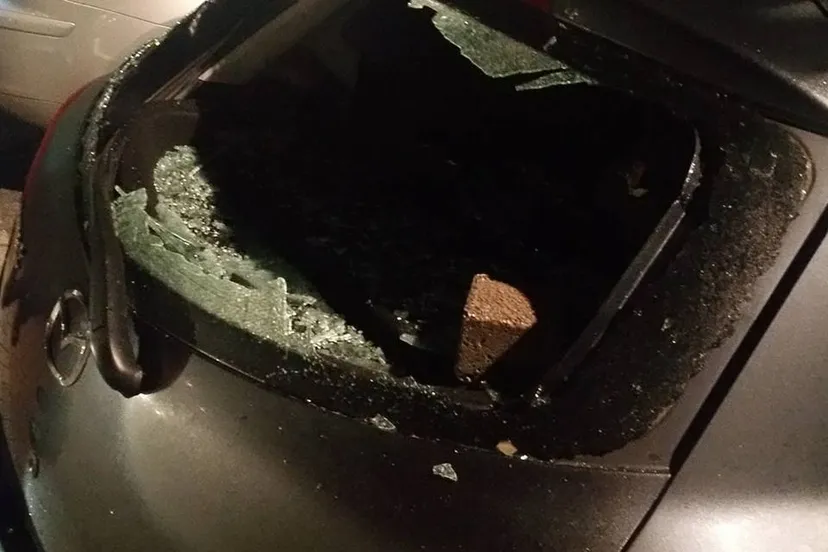 autoruit gevallejte zinloze vernieling fb jurion veenstra