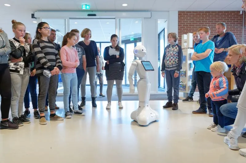 bezoek leerlingen de brug en het baken genmeete harderwij