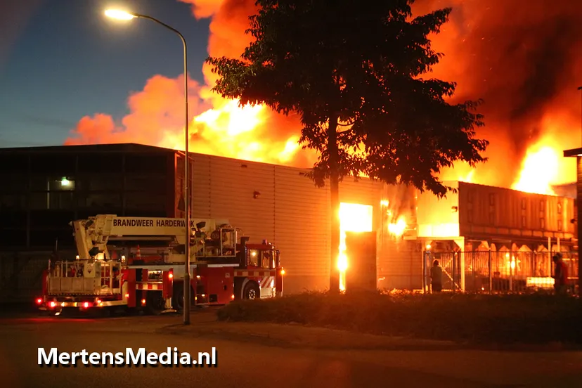 brand grote nobelstraat olofsen timmerfabriek mertens media1