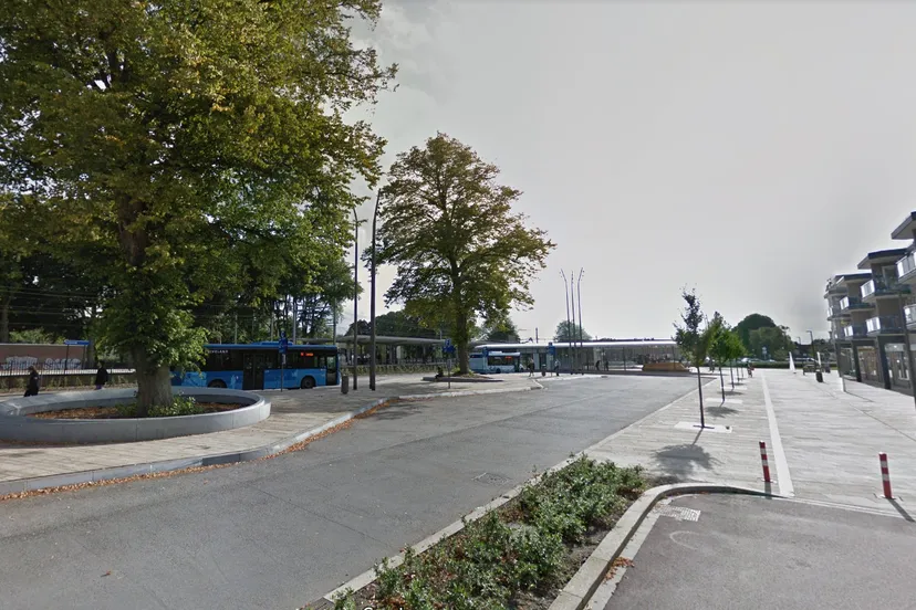 busstation harderwijk laadpalen keolis google street view