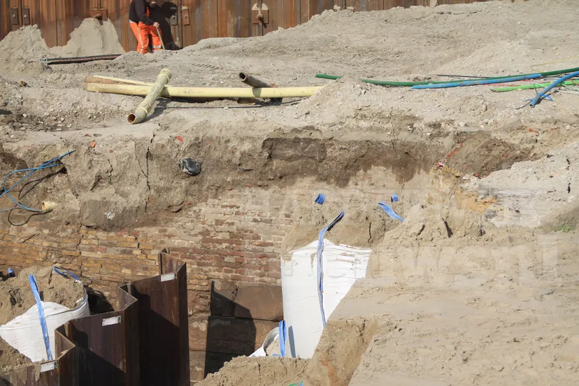 damwand oude stadsmuur trilschade bruggen waterfront w hnn