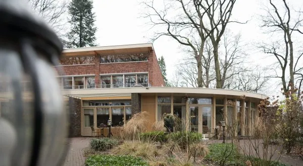 de regenboog 79 600x330