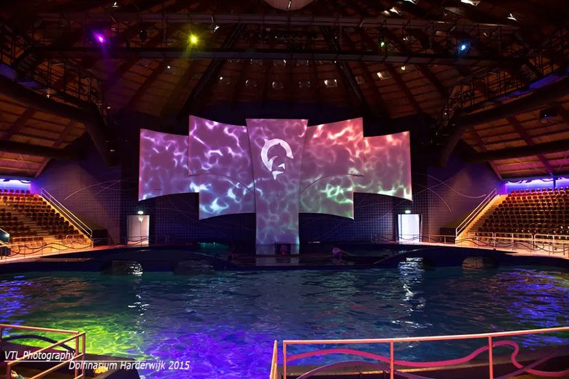 dolfijn domijn dolfinarium koepel podium vtl photo