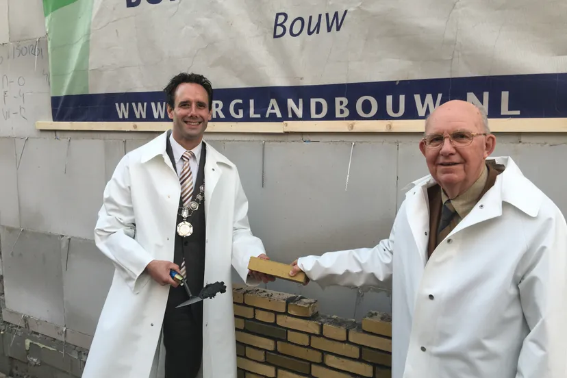 eerste steenlegging 14