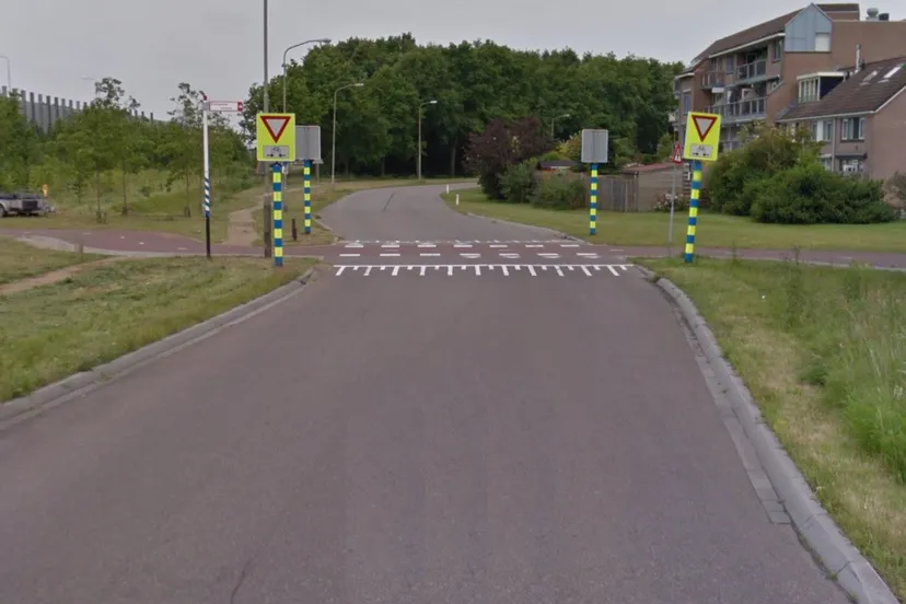 fietsoversteek langekamp boomkamp oosteinde street view google