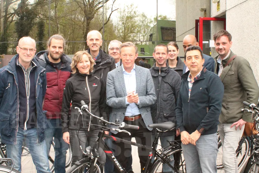 fietswerkplaats azc harderwijk wethouder trek fietsen w hnn