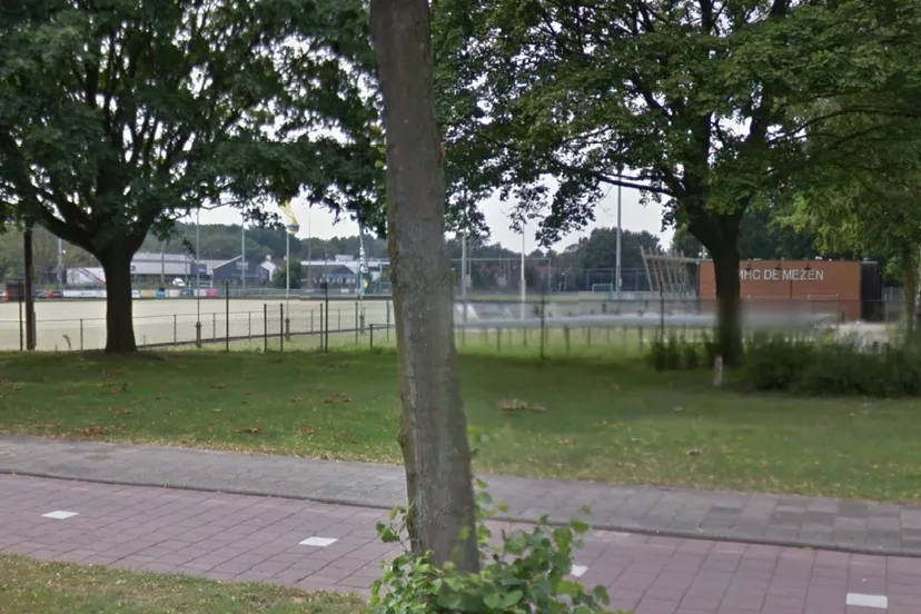 mezen hockey google street view