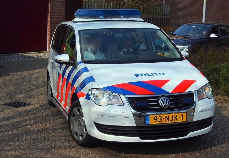 politieauto volkswagen cc0 public domain alf van beem