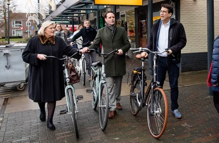 staatssecretaris broekers knol op werkbezoek in harderwijk