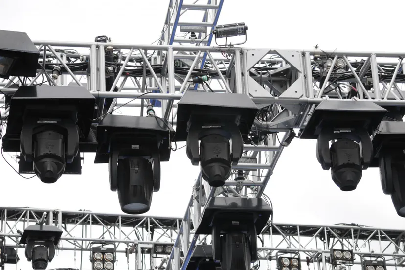 stage lights 1422508441wcr 1