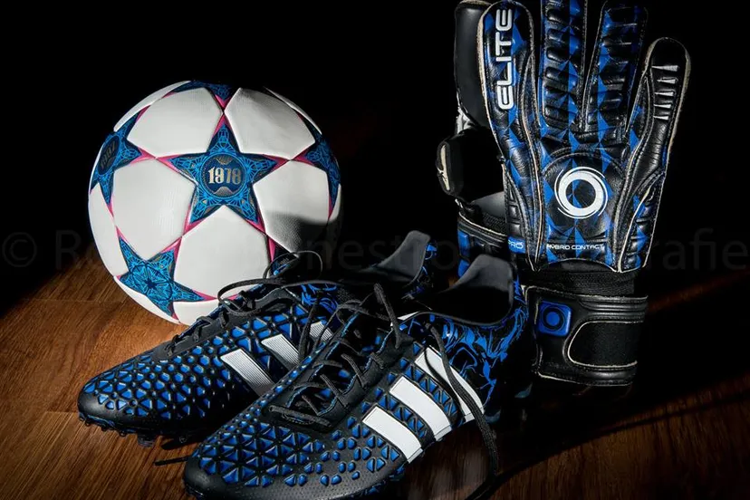 voetbal voetbalschoenen keeperhandschoenen ronald bonestroo