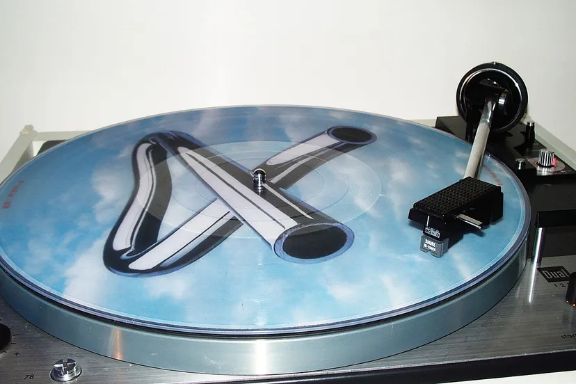 1280px dual1219 tubular bells