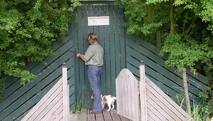 2012 kooiker bij ingang eendenkooi diana oude groothuis