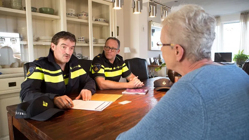 aangifte opnemen bij dame thuis