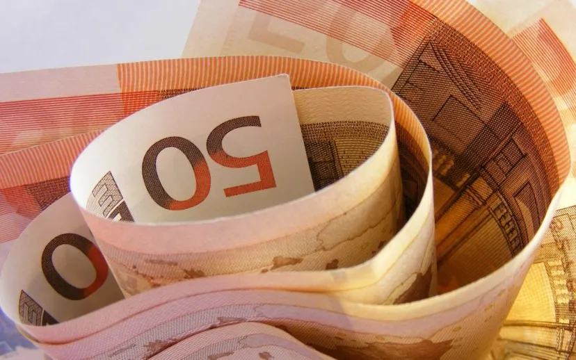 money 87224 1920 915x518 1