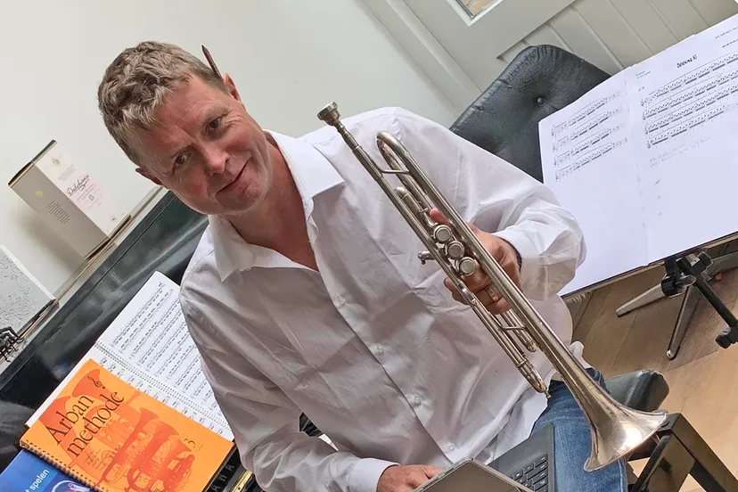 persfoto loet van der lee trompetles fotograaf lieve van der lee