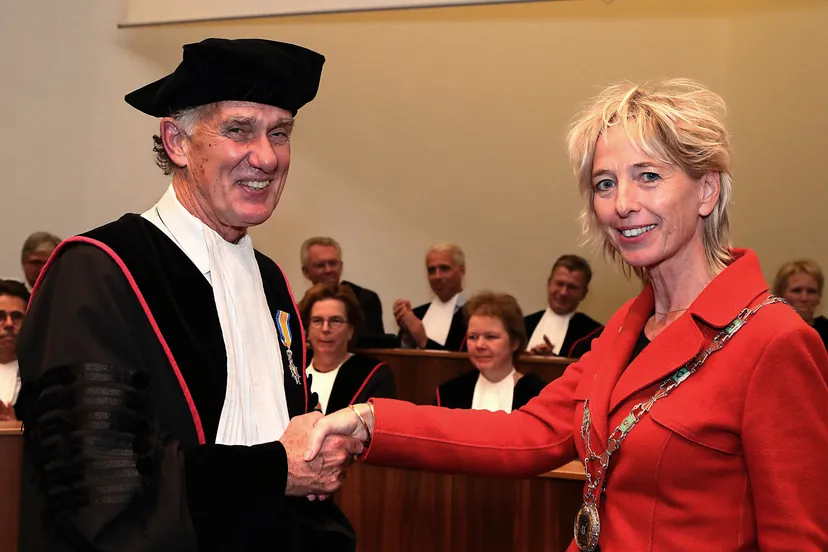 2018 50ko dhr van der hoeven en locoburgemeester visser