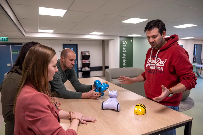 nova hmeer robotjes voor basisonderwijs