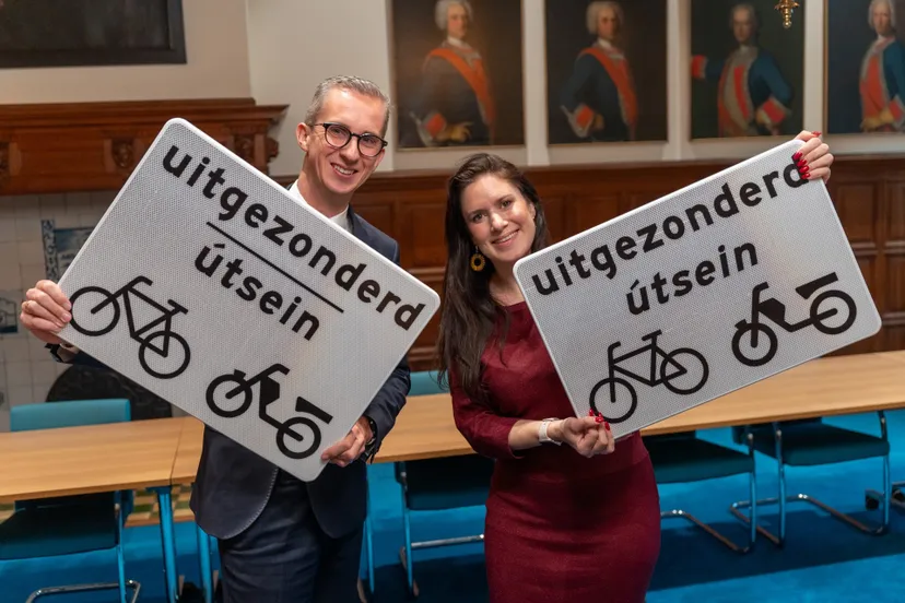 Stim fan Fryslân - twatalige ferkearsbuorden