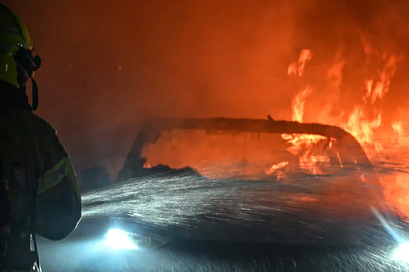 21FD1EA2-C5F8-42FE-81A1-84BCDD6E9698