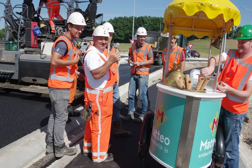 20170718 heerlen hoensbroek randweg asfalteren en ijsjes 1 compressed e1500401264803