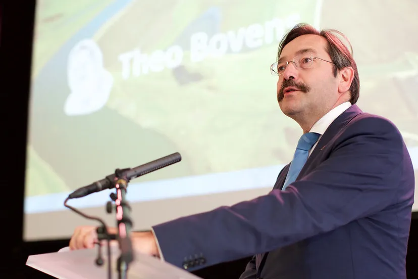 21238124613 dbb3f2ce42 b e1496417249424